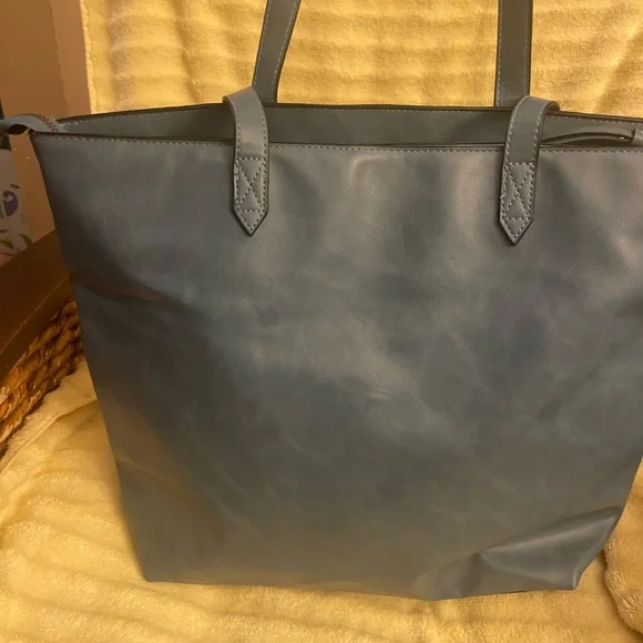 Blue Tote purse - Picture 2 of 4